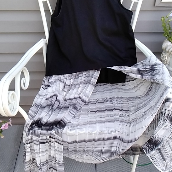 🌟HP🌟CLUB MONACO "Birta" Skirt/Skort - Picture 8 of 9